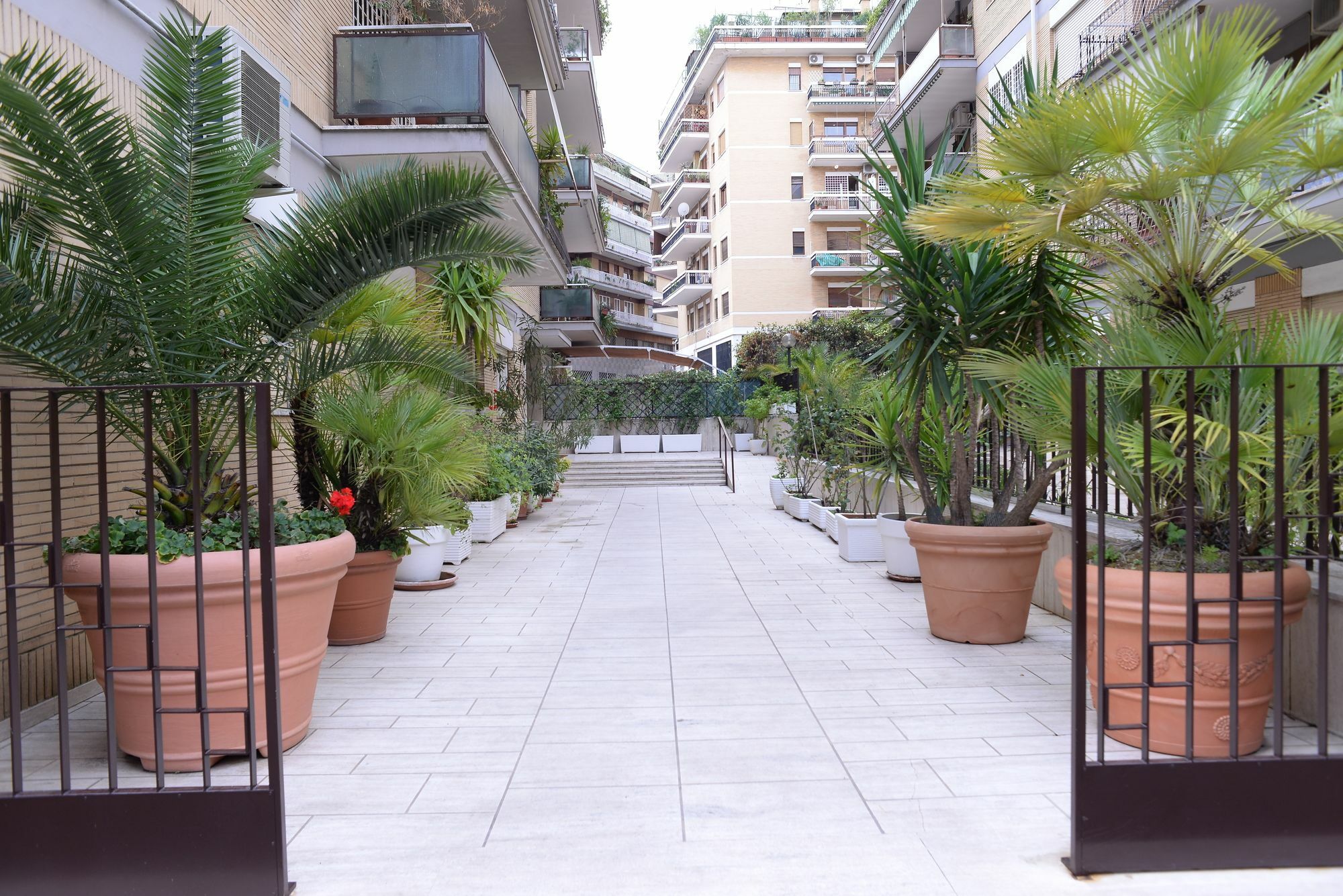 Emilio's Guest house 3*